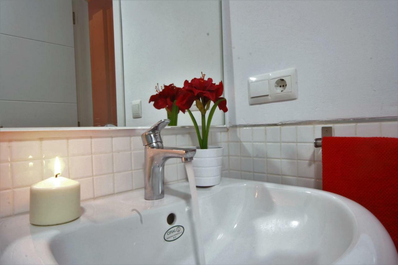 Apartamento Vacacional Carmona Apartment Luaran gambar